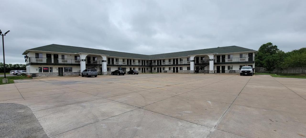 Rodeway Inn Goddard Εξωτερικό φωτογραφία